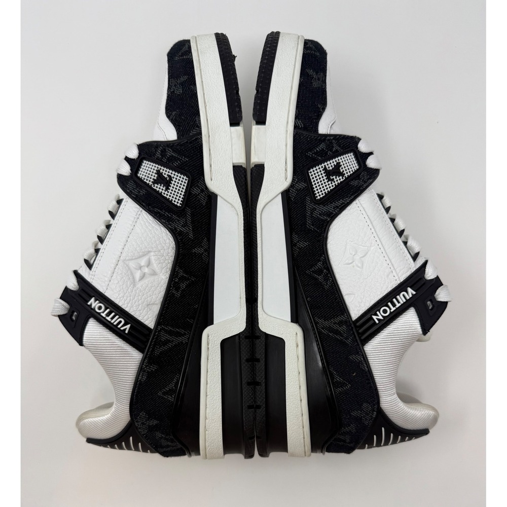 Louis Vuitton Trainer Sneaker Black/White Size 7.5 LV Fits 9 US - Picture 4 of 9